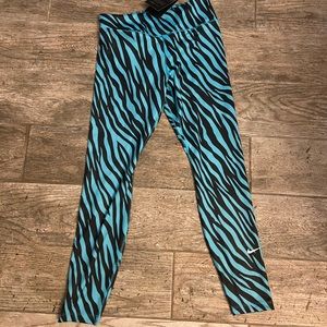 Women Nike Leggings Brand New Size Medium